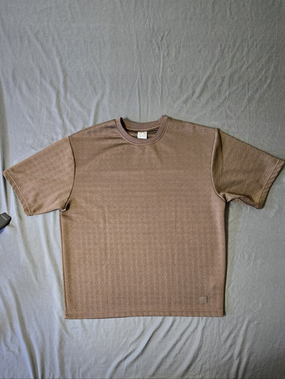 Saints Men's Short Sleeve Textured Tee in Brown